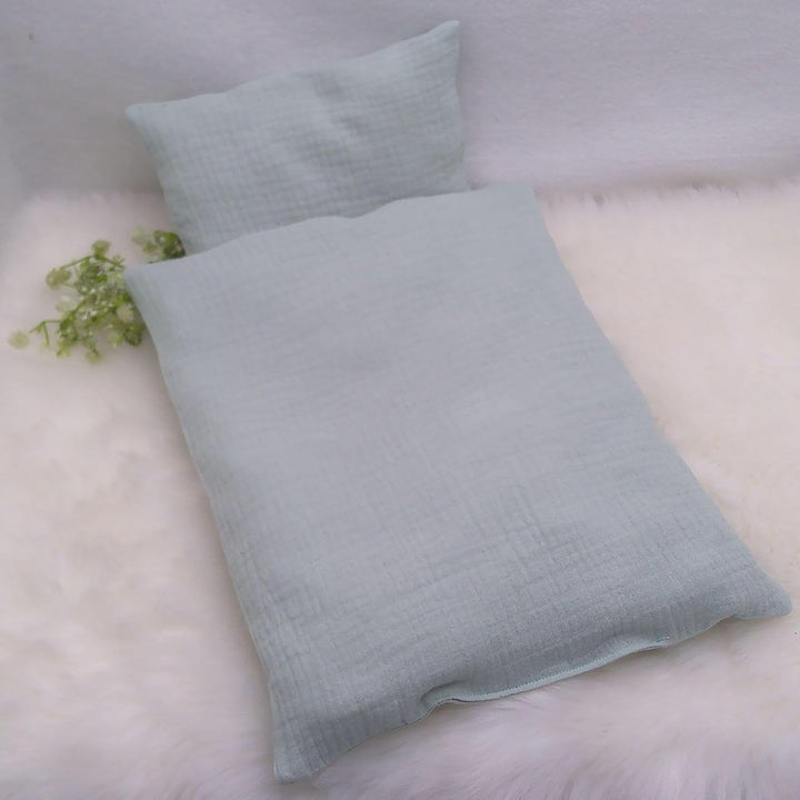 Puppenbettwäsche Farbe Salbei, Decke 40h x 35b, Kissen 16h x 20b., Brombeere Gross