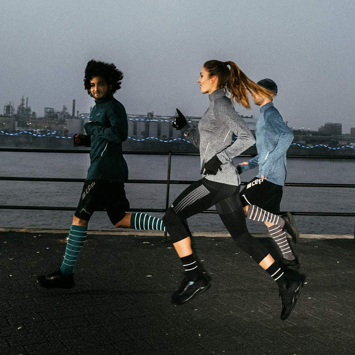 CEP – MID CUT REFLECTIVE + NEON für Damen | Laufsocken mit Kompression für mehr Leistung S REFLECTIV