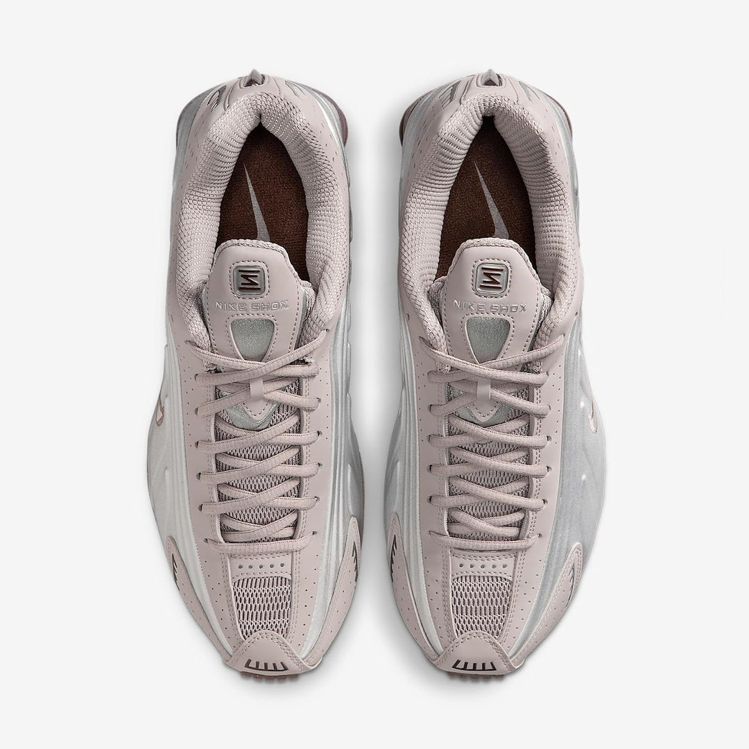 Nike Damen Shox R4Sneaker 36.5 EU Cave Stone Cave Stone College Grey, 36.5 EU Cave Stone Cave Stone
