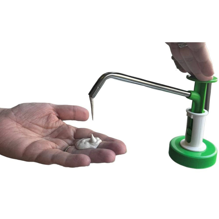 Dosierpumpe für 2-Liter-Kartuschen, Pumpaufsatz aus Edelstahl, robust, langlebig, in grün/weiss