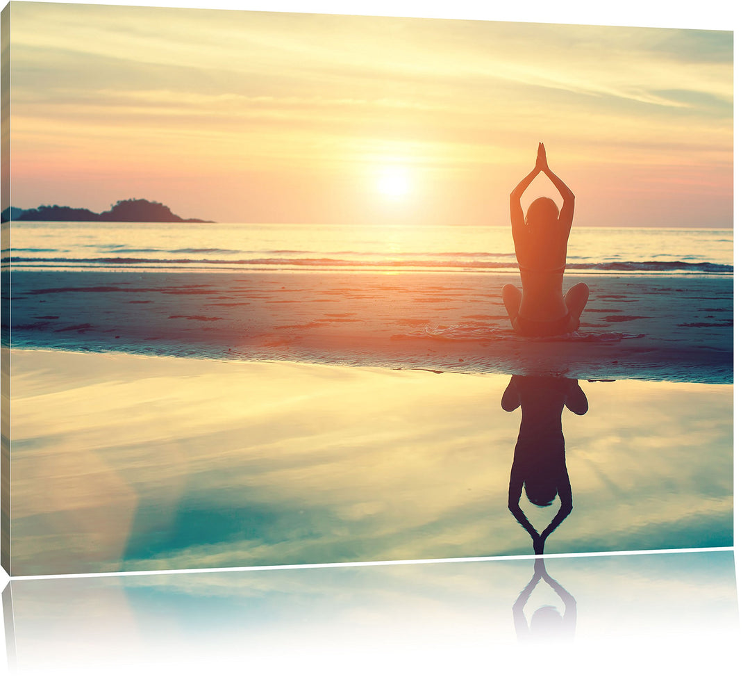 Pixxprint Frau in Einer Yogapose am Strand als Leinwandbild/Grösse: 100x70 cm/Wandbild/Kunstdruck/fe