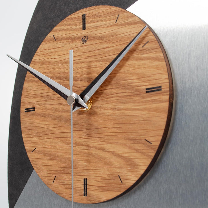 Kreative Feder Designer-Standuhr „Silver Dome“ aus Holz - Tischuhr in modernem Metallic-Look schwarz