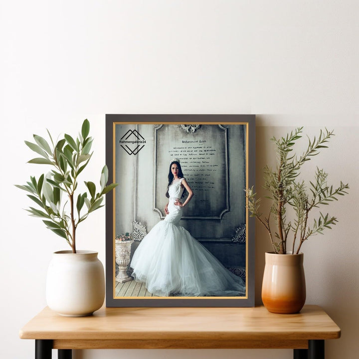 rahmengalerie24 Bilderrahmen 48x68 cm New New Elegance Rahmen schwarz Gold Holz Acrylglas ohne Passe