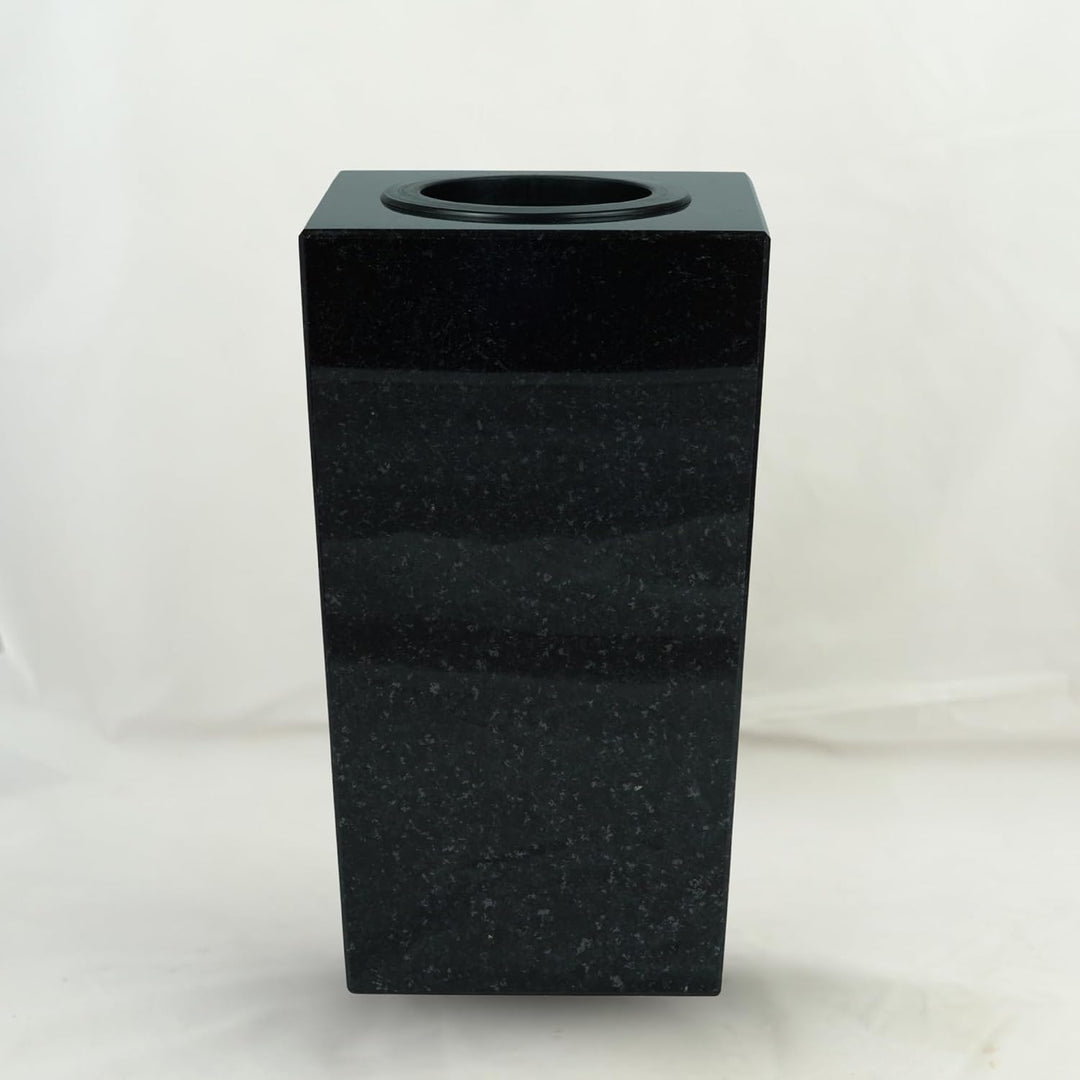 designgrab Karree Designer Grabvase aus Granit Schwedisch Black