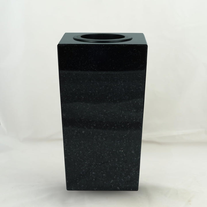 designgrab Karree Designer Grabvase aus Granit Schwedisch Black