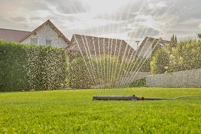 Gardena Viereckregner AquaZoom L: Regner zur Bewässerung von Flächen von 28-350 m², Reichweite 7-21