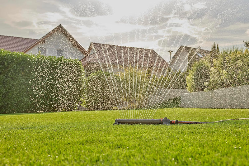 Gardena Viereckregner AquaZoom L: Regner zur Bewässerung von Flächen von 28-350 m², Reichweite 7-21