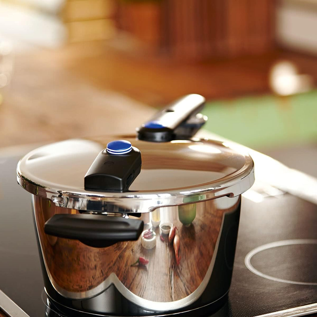 Fissler Vitaquick / Induktions-Schnellkochtopf Edelstahl-Dampfkochtopf, 2 Garstufen, stapelbar, Silb