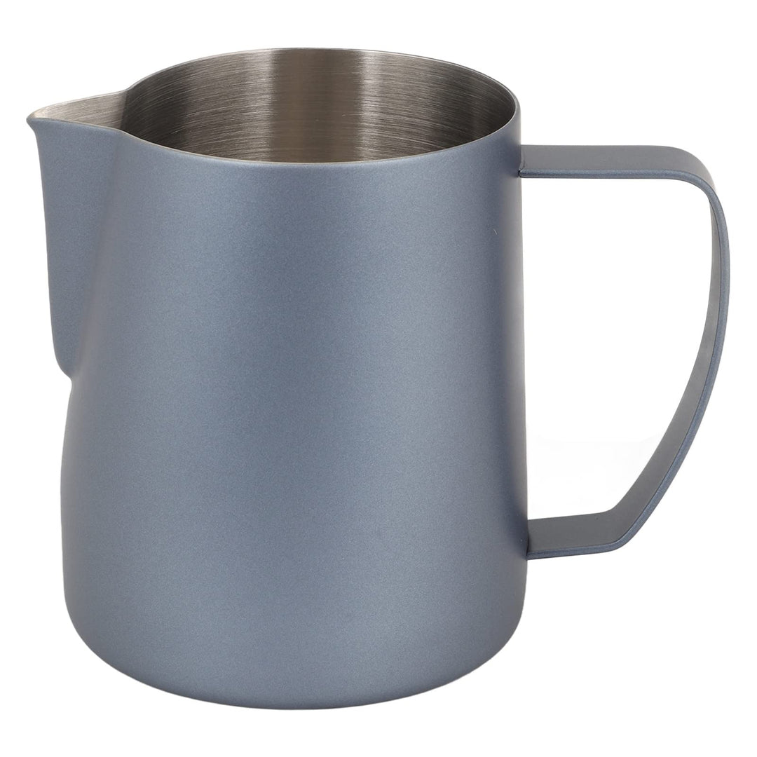 Milchaufschäumbecher aus Edelstahl, 700 Ml, Langlebiger Dampfkrug für Latte-Art-Enthusiasten (Königs
