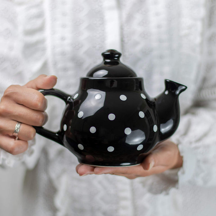City to Cottage® - Teekanne Kaffeekanne für 2 Tassen | Schwarz und Weiss | Polka Dots | Handgemacht