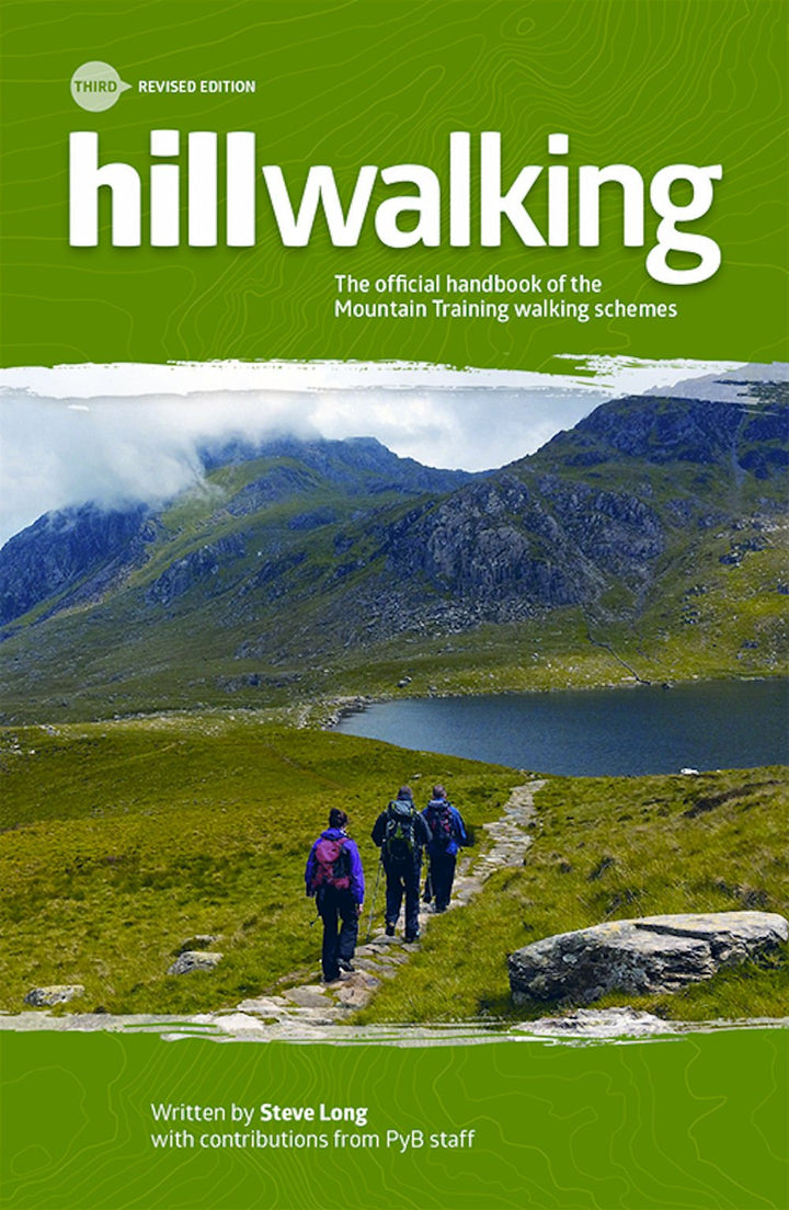 Hillwalking: The Official Handbook of the Mountain Training Walking Schemes, Taschenbuch