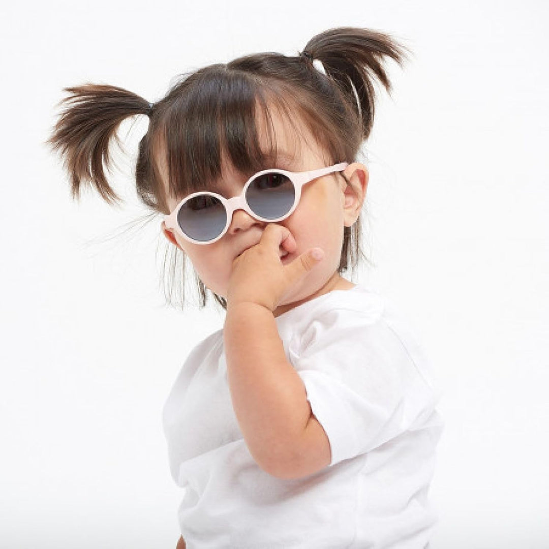 BÉABA, Sonnenbrille für Babys von 9 bis 24 Monaten, 100% UV-Schutz – KAT. 3, Seitenschutz, optimaler