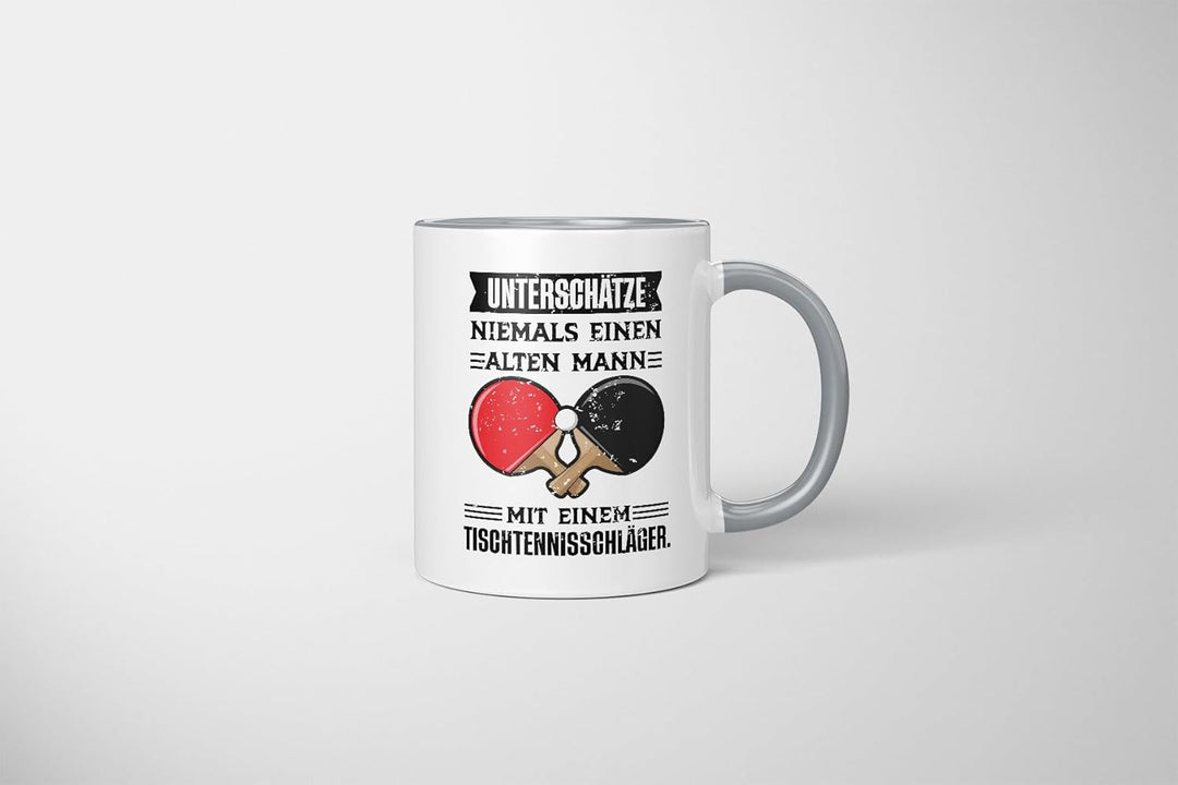 Lustige Tischtennis Tasse | Unterschätze niemals einen alten Mann mit einem Tischtennisschläger | Ge