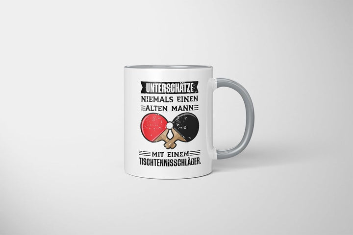 Lustige Tischtennis Tasse | Unterschätze niemals einen alten Mann mit einem Tischtennisschläger | Ge