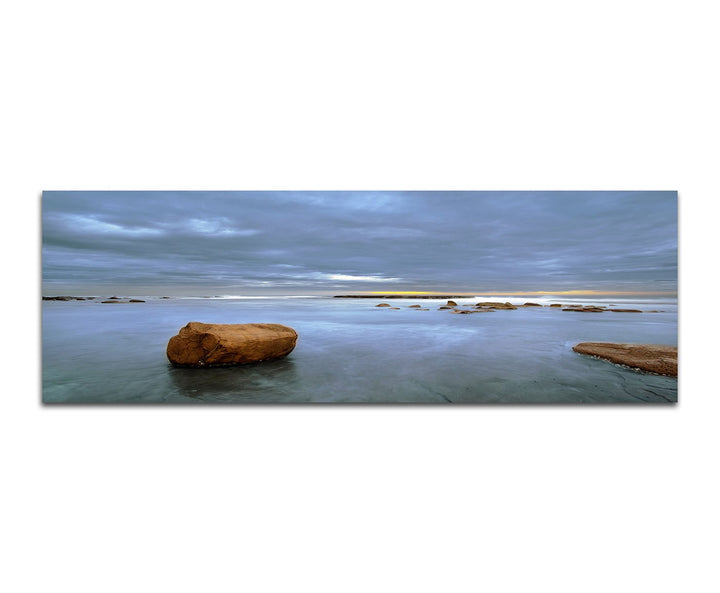 Paul Sinus Art Panoramabild auf Leinwand und Keilrahmen 150x50cm Meer Steine Wolken Dämmerung
