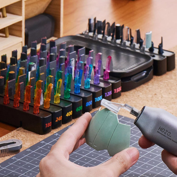HOZO NeoSander Premium Combo – Mini-Detaillierschleifer mit 64 farbcodierten Schleifköpfen, Ladestat