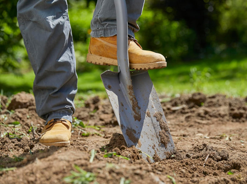 Gardena ErgoLine Spaten: Gartenspaten aus Qualitätsstahl zum Umgraben und Ausheben, mit Trittsteg un