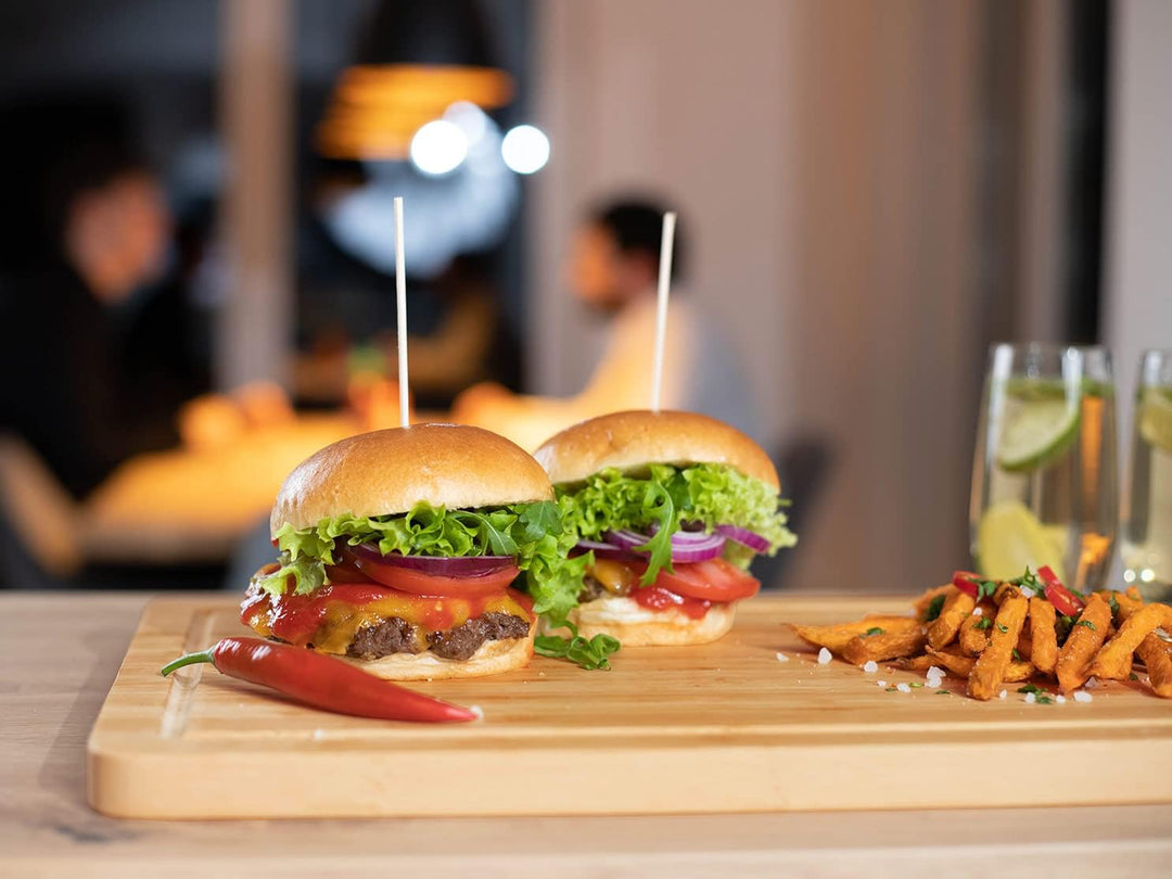 Molunda Schneidebrett Holz - Antiseptisches Hochwertiges Bambus Küchenbrett, Gross mit Griffen und S