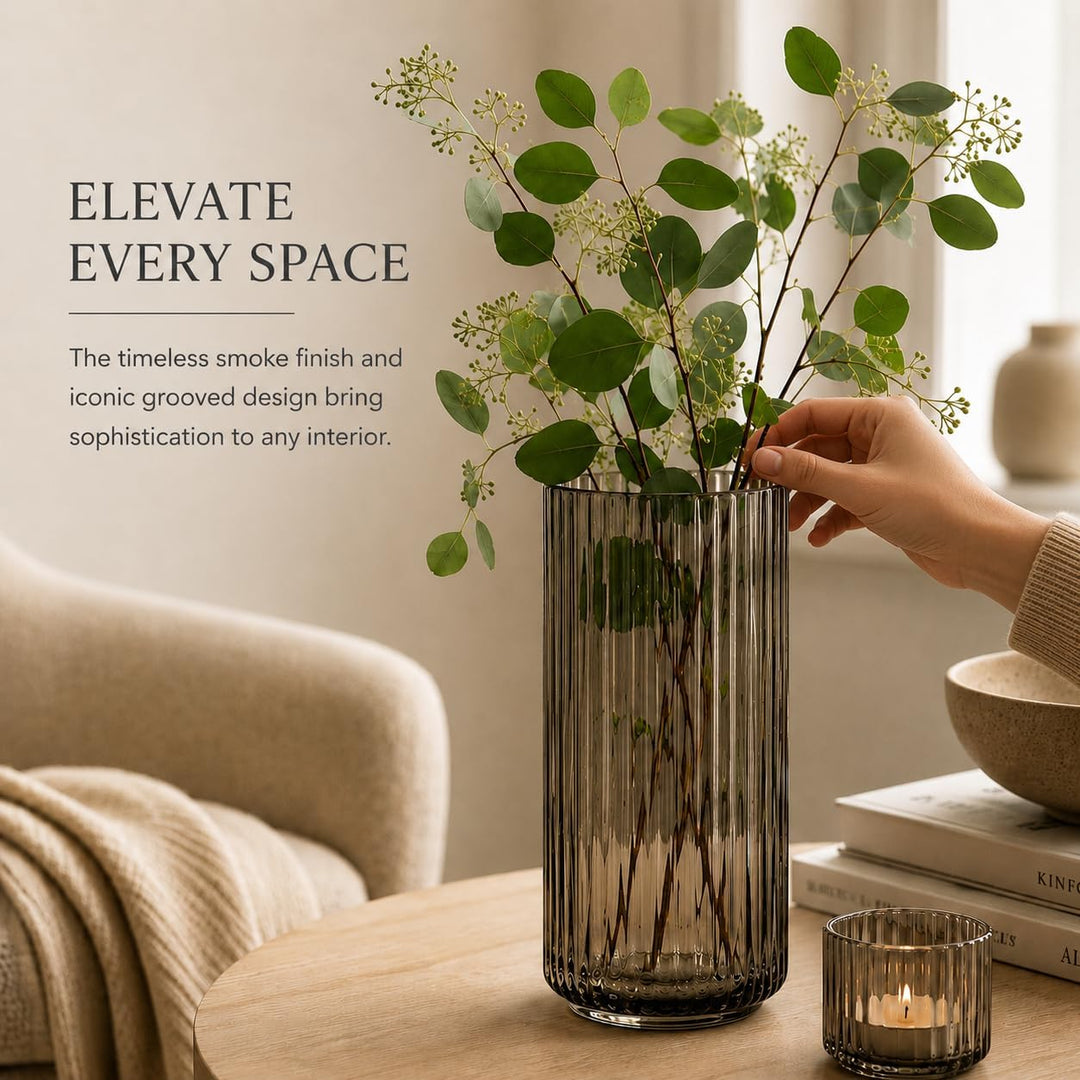 Lyngbyvase aus Porzellan, hohe Vase mit Rillen, Zylinder Blumentopf in Smoke, 20.5cm