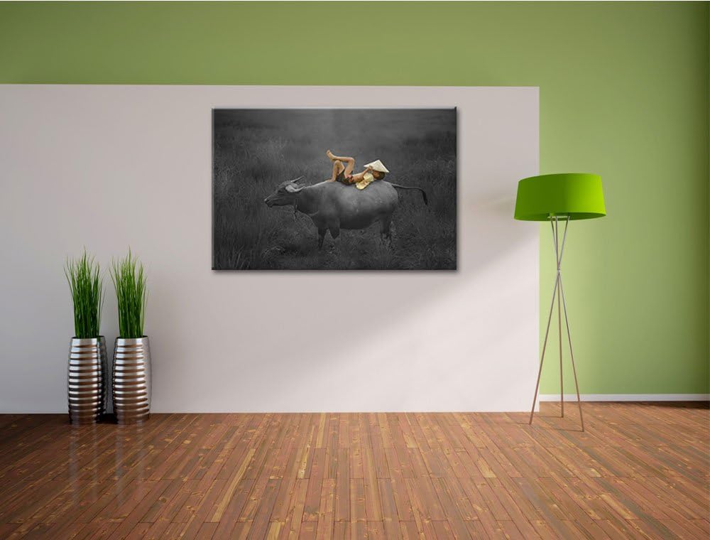 liegendes Kind auf Wasserbüffel schwarz/weiss Format: 100x70 auf Leinwand, XXL riesige Bilder fertig
