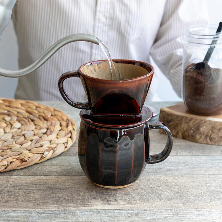 Asayu Japan Keramik Kaffeeaufguss-Set in Schokoladenbraun mit Papierfilterhalterung und Dripper mit
