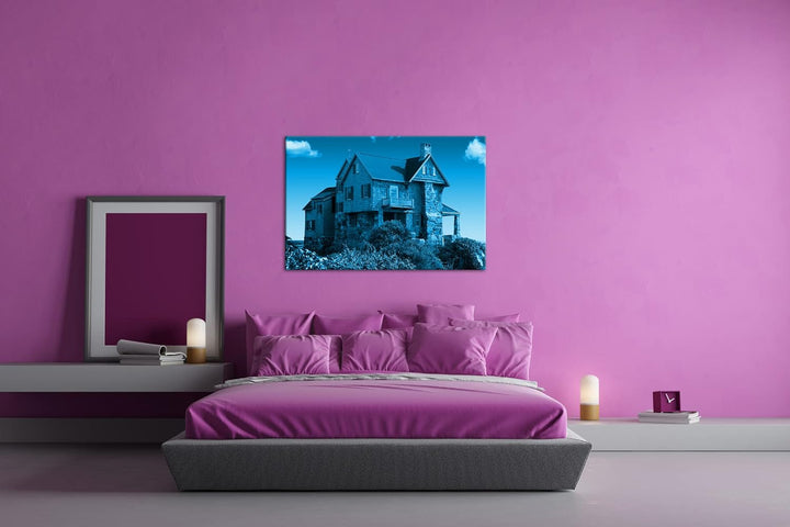 schönes Landhaus in der Natur Format 80x60 Effekt: Monocrome Blau als Leinwandbild, Motiv fertig ger
