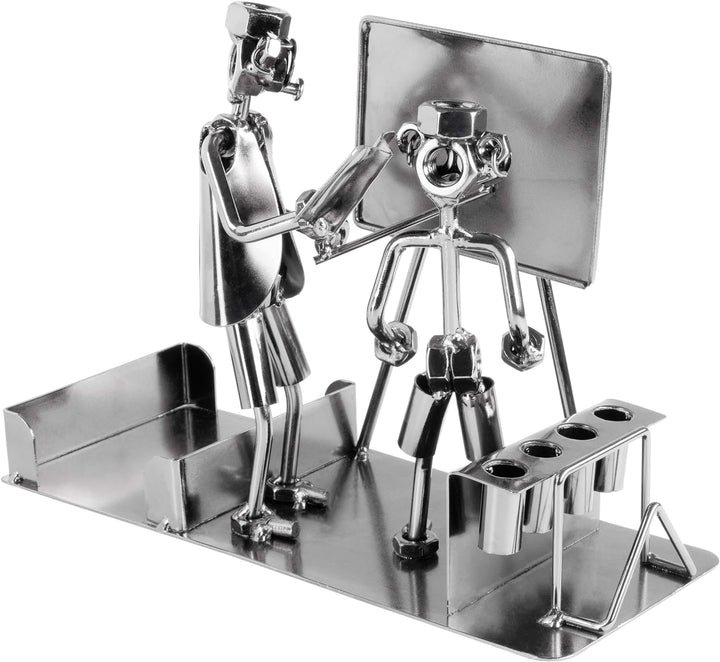 BRUBAKER Schraubenmännchen Lehrer mit Stiftehalter - Handarbeit Eisenfigur Schule Metallmännchen mit
