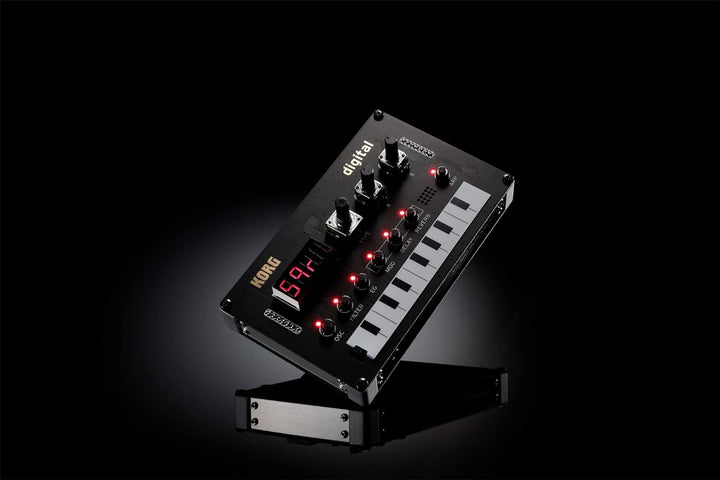KORG Nu:Tekt NTS-1 Digital Synth Kit &amp; Teenage Engineering CA-X, Universelles Case für Pocket Operat