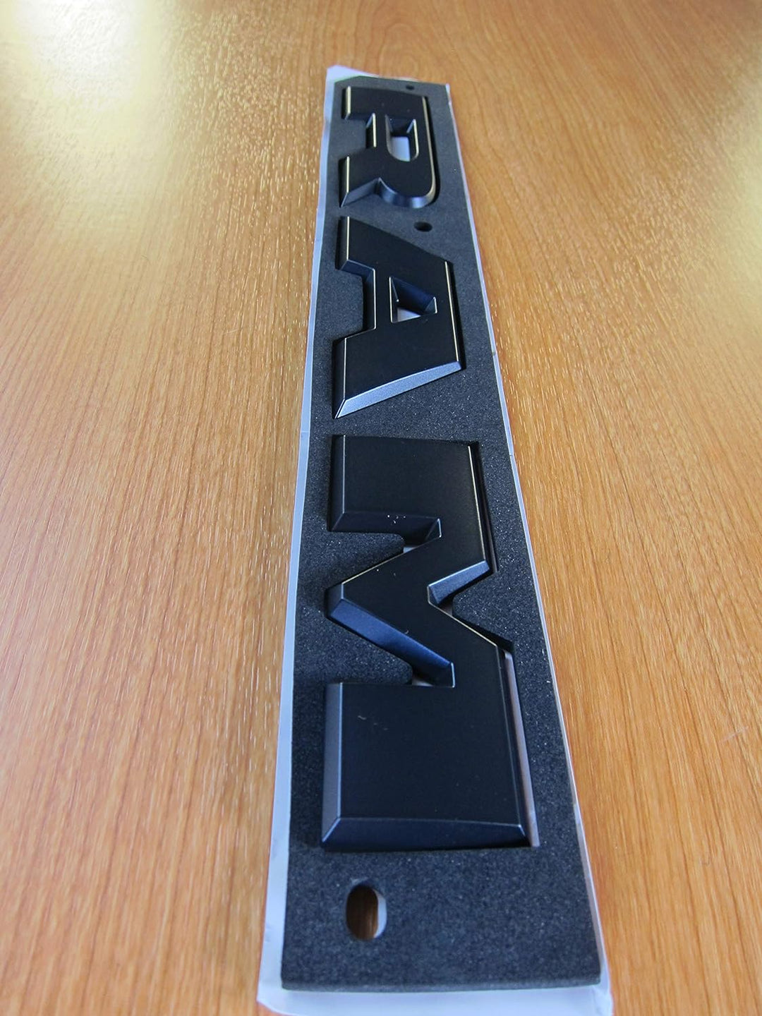 Mopar Dodge Ram 1500 schwarzes RAM-Logo-Aufkleber für Namensschild