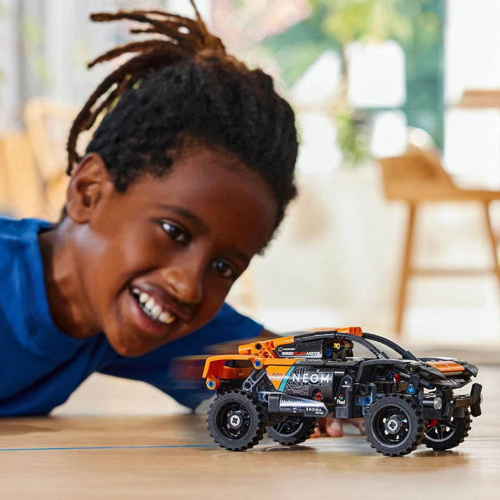 Lego Technic NEOM McLaren Extreme E Race Car Set, Auto-Spielzeug mit Rückziehmotor für Kinder, bauba