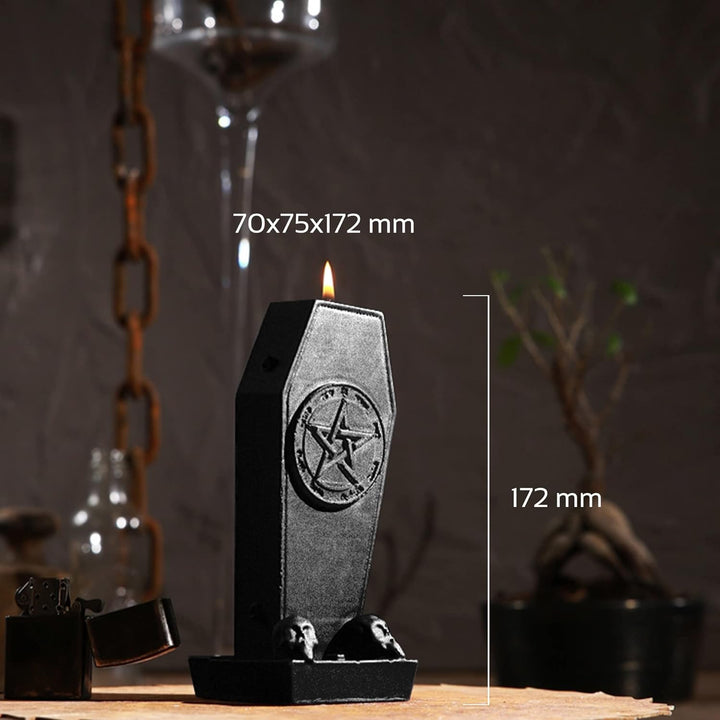 Candellana Kerze Sarg mit Pentagramm | Höhe: 17 cm | Schwarz Metallic | Brennzeit 35h | Halloween |