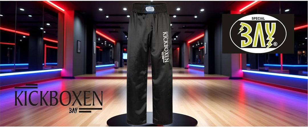 BAY® "EDEL Stick Kickboxhose, komplett schwarz, gestickter Schriftzug Kickboxen, Thaiboxhose lang, H