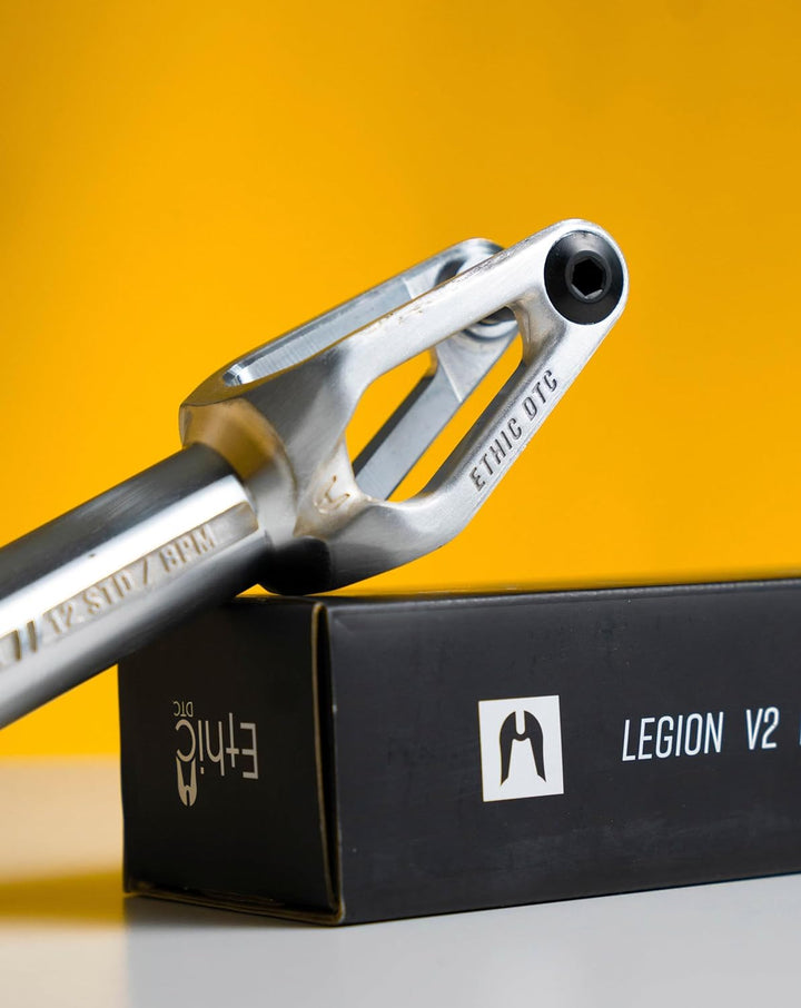 Ethic Legion V2 8STD Stunt Scooter Fork Gabel SCS Schwarz