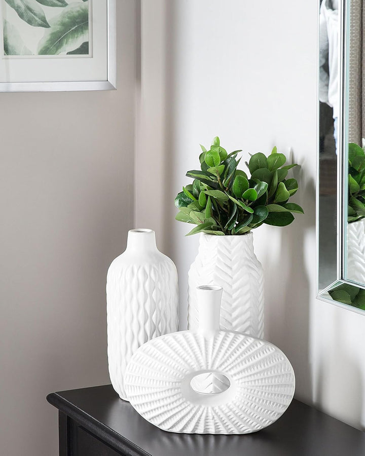 Helle Vase mit strukturierter Oberfläche weiss Xanthos