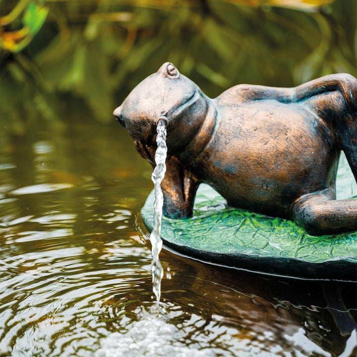 Esotec Solar Wasserspeier Set Frosch liegend auf Seerosenblatt, Pumpe, Solarmodul, Teichfigur, Garte