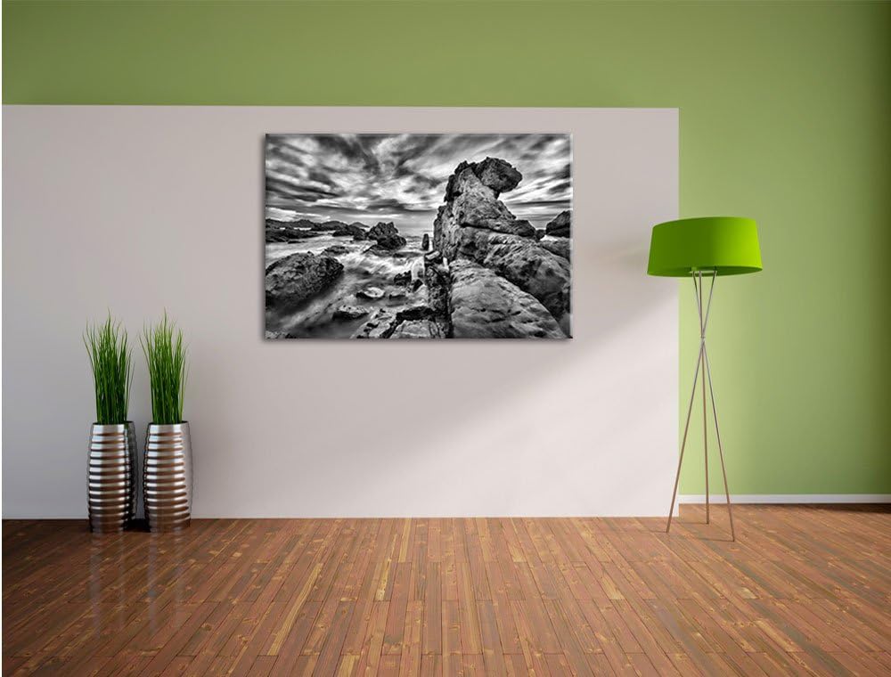 Pixxprint Monocrome, Steinige Küste bei Abenddämmerung, Format: 100x70 auf Leinwand, 100x70