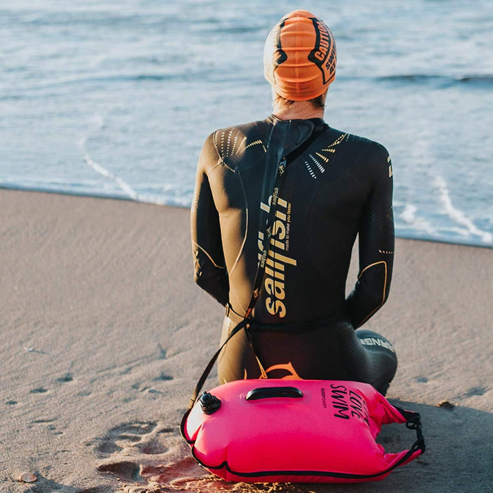 Set Freiwasser Schwimmboje 20 Liter und Badekappe. Sicherheitsschwimmboje für das Schwimmen im offen