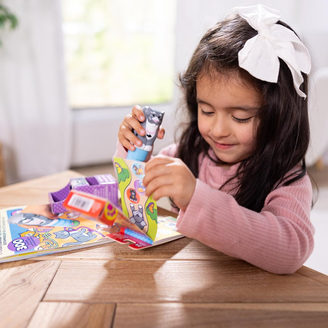 Melissa & Doug Sticker Wow!™ Katzen-Paket: 24-seitiger Aktivitätenblock, Aufkleberstempel, Mini-Akti