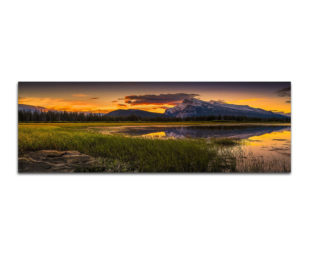 Paul Sinus Art Panoramabild auf Leinwand und Keilrahmen 150x50cm Kanada Wiese See Berge Sonnenaufgan