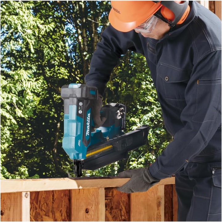 Makita DBN901RTE Bürstenloser Rahmennagler, 18 V, Li-Ion, LXT, komplett mit 2 x 5,0 Ah Akkus und Lad