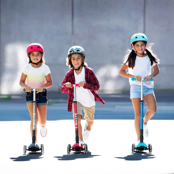 Micro Kickboard Maxi Deluxe Scooter, faltbar, LED, 3 Räder, Lean-to-Steer, Schweizer Design, mit bew