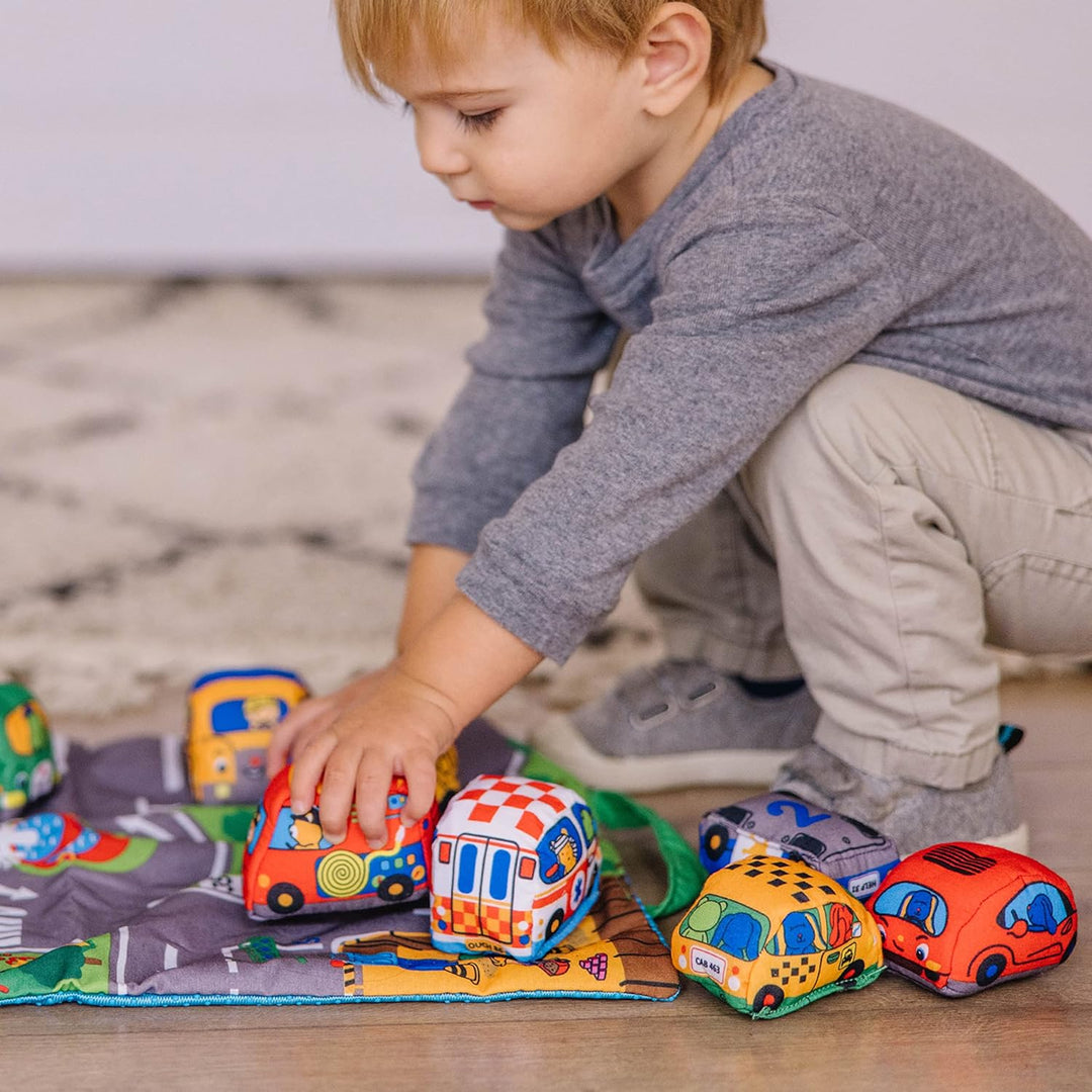 Melissa & Doug Städtespielmatte für unterwegs (49 cm x 36 cm) mit 9 weichen Fahrzeugen