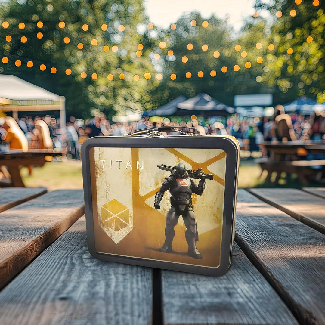 The Coop Destiny Titan Guardian Brotdose aus Blech., Titan