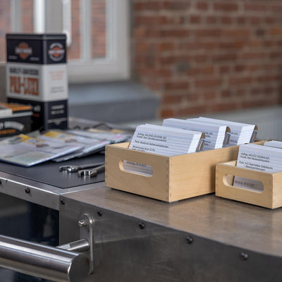 HAN Holz-Karteirog für 1500 DIN A7 quer Karteikarten inkl. 1 Metallblattstütze, mit Beschriftungsfel