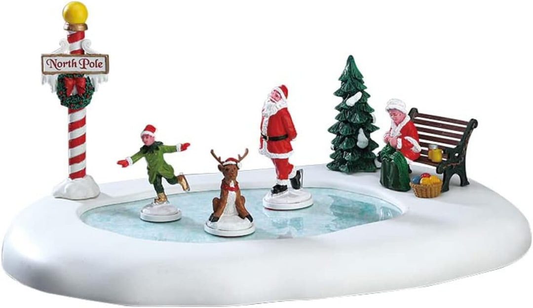Lemax - North Pole Ice Follies - Breite 28,5cm - Animierte Weihnachtsfiguren auf Eis - Batteriebetri