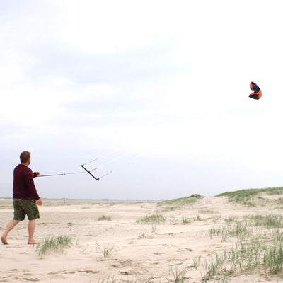 Wolkenstürmer® Paraflex Trainer 3-Leiner Lenkmatte 2.3 schwarz/orange - „Ready to Fly“ Kite Drachen