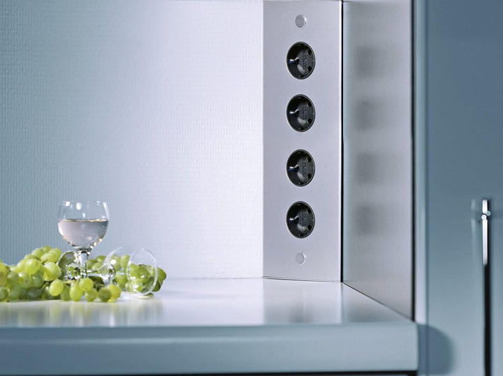 THEBO Energie-Ecksäule ST 3007/320 in Aluminium mit 4 Steckplätzen