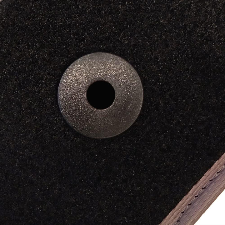 Fussmatten Set hergestellt für Mercedes CLK W208 Baujahr 1997 bis 2003 in Automobil-Teppich Made in