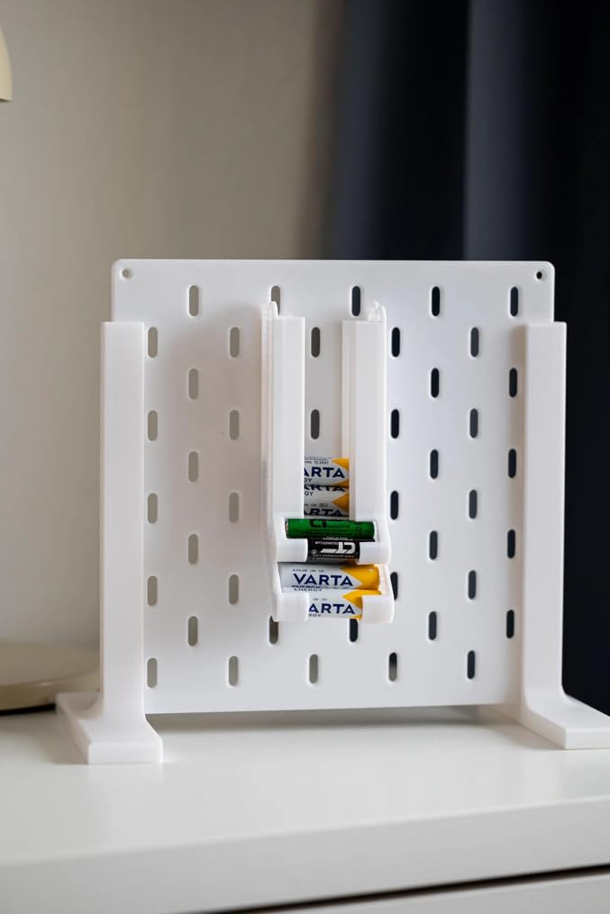 Universal Batteriehalter für AA & AAA – Kompatibel mit Skadis & Tisch – Praktisches Batteriezubehör