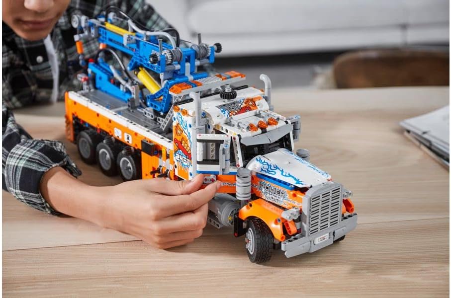 LEGO Technic Schwerlast-Abschleppwagen mit Kran, Spielzeugmodellbauset, Engineering for Kids Serie,